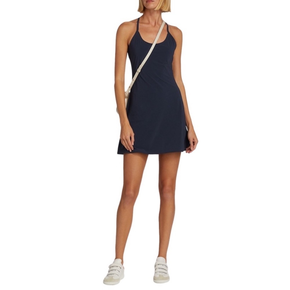 Outdoor voices small black dress